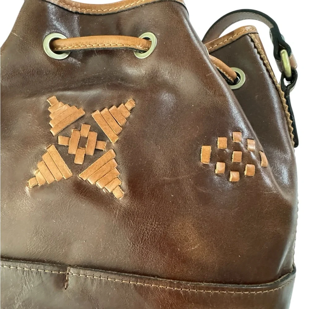 NWT Patricia Nash Brindisi Bucket Leather Bag Crossbody Purse Cognac Distressed - Picture 11 of 15